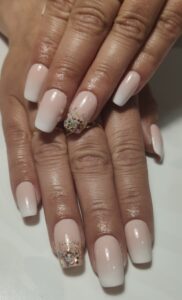 Capsules américaines, baby boomer et nailt art paillettes