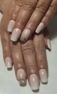 Capsules américaines, baby boomer et nailt art paillettes