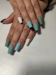 Capsule vernis semi-permanent blanc bleu vert mate